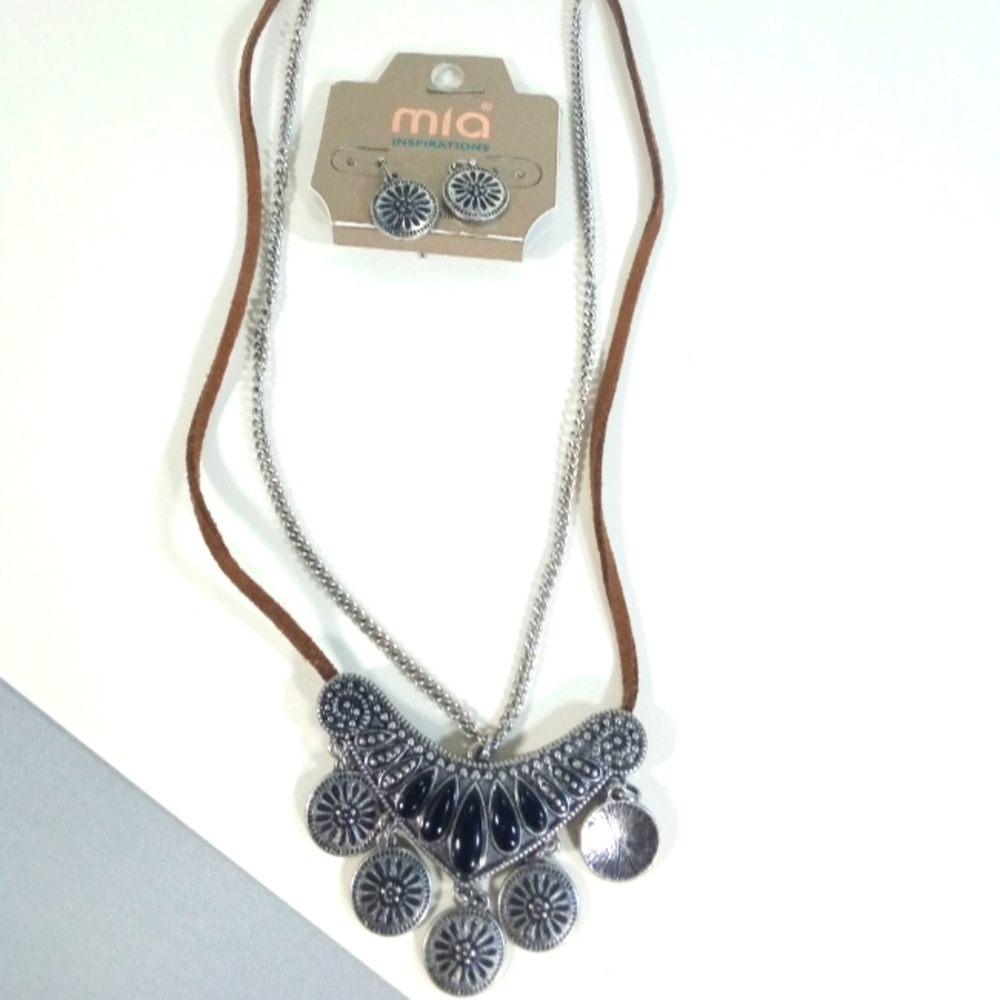 Mia Inspiration Women's Necklace & Earring Silver Set